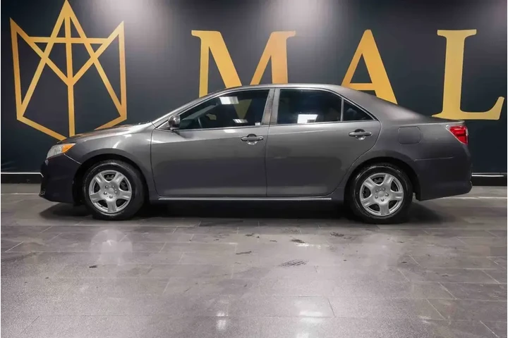 $15362 : Toyota Camry 2014 SE 4dr Sed image 10
