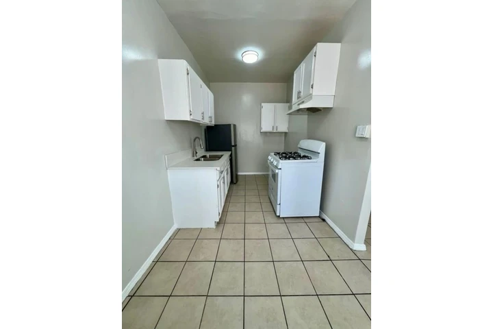 $1100 : Acogedor apartamento en renta! image 1