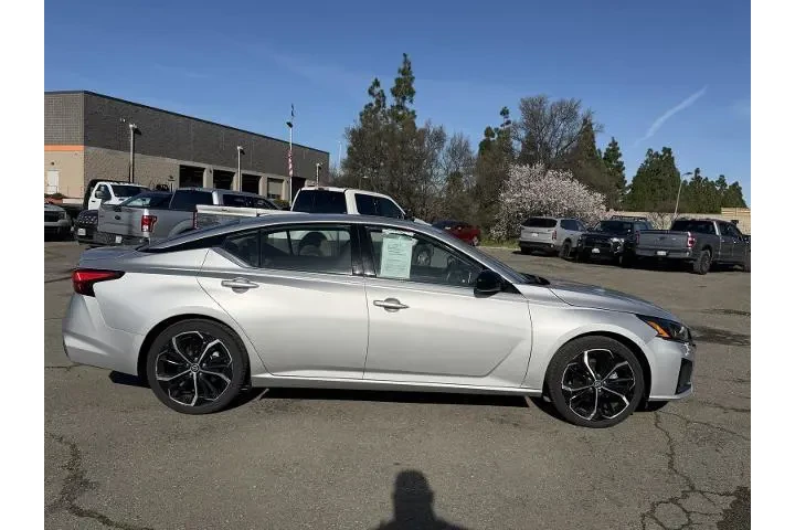 $21000 : Nissan Altima 2024 2.5 SR 4d image 6