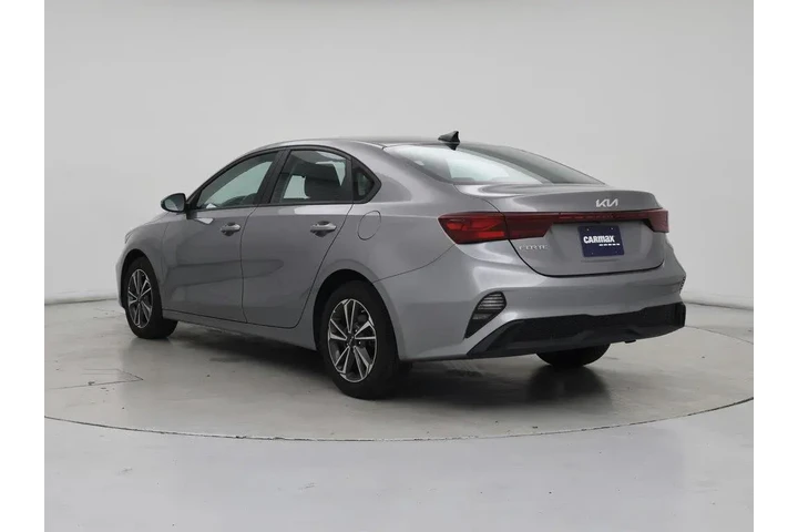 $18998 : Kia Forte 2024 LXS 4dr Sedan image 2
