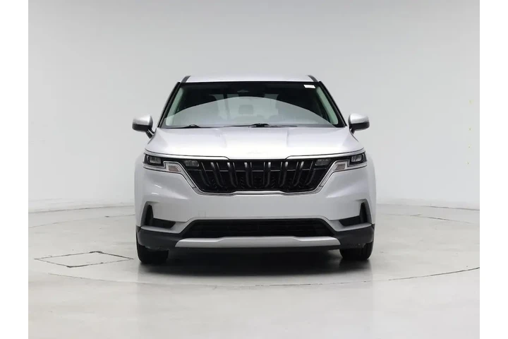 $29998 : Kia Carnival 2023 LX 4dr Min image 5