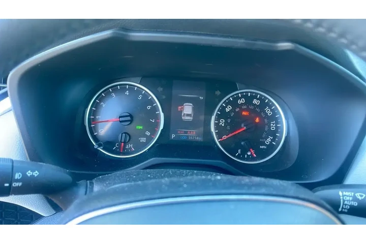 $27950 : Toyota RAV4 2021 AWD XLE Pre image 5