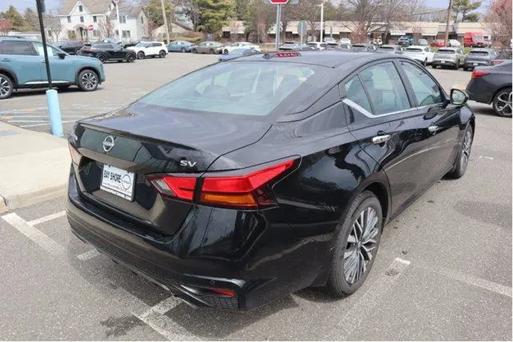 $18348 : Nissan Altima 2024 2.5 SV 4d image 5