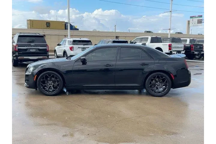 $17499 : Chrysler 300 2020 Touring 4d image 6