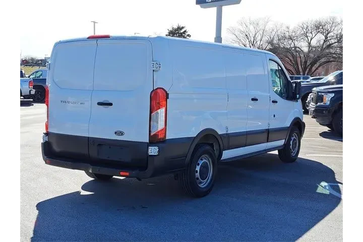 $13631 : Ford Transit 2016 150 3dr SW image 5