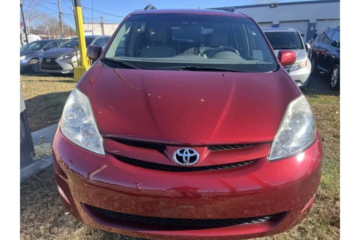 $10900 : 2010 Sienna XLE Limited image 9