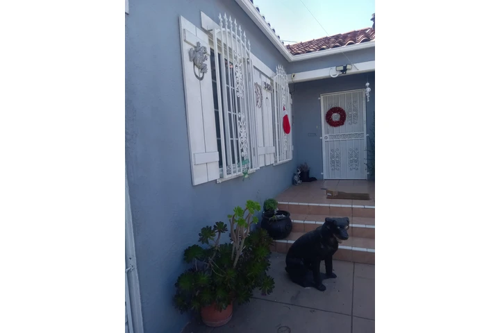 $1200 : Si busccas  renta economico image 1