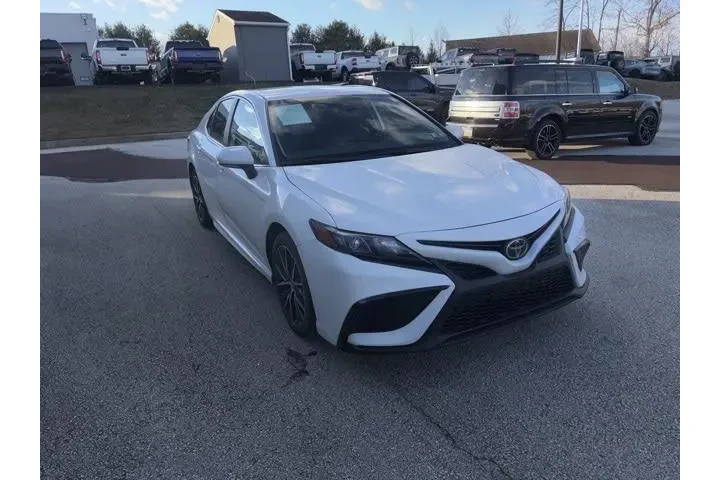 $25977 : Toyota Camry 2024 SE 4dr Sed image 9