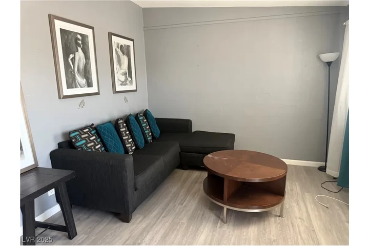 $950 : Apartamento de renta image 3