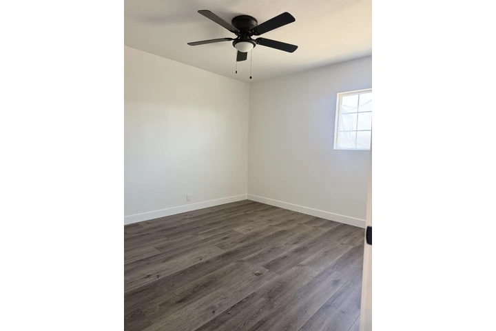 $900 : Cuarto mediano image 4