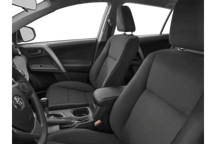 $20984 : 2018 RAV4 LE image 6