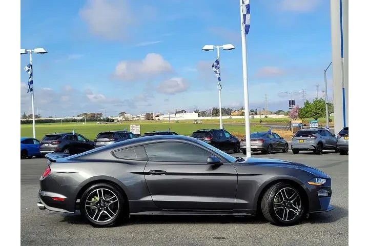 $20900 : Ford Mustang 2020 EcoBoost 2 image 3