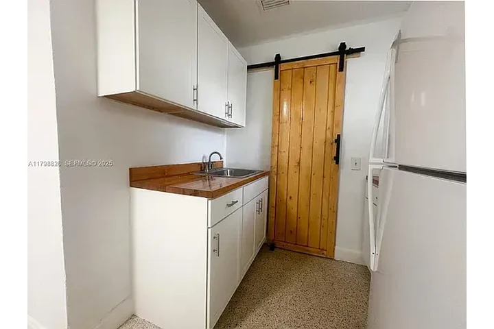 $1050 : Se Alquila Bueno Bonito Barato image 7