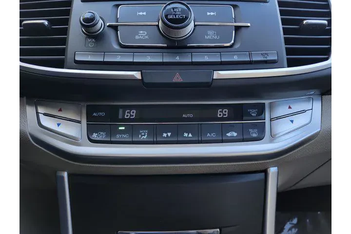 $8900 : Honda Accord 2013 LX 4dr Sed image 7