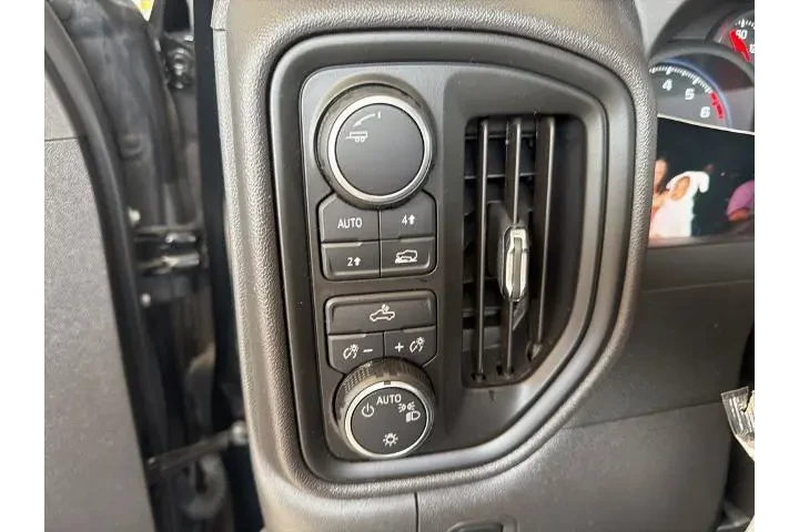 $37220 : Chevrolet Silverado 1500 202 image 9