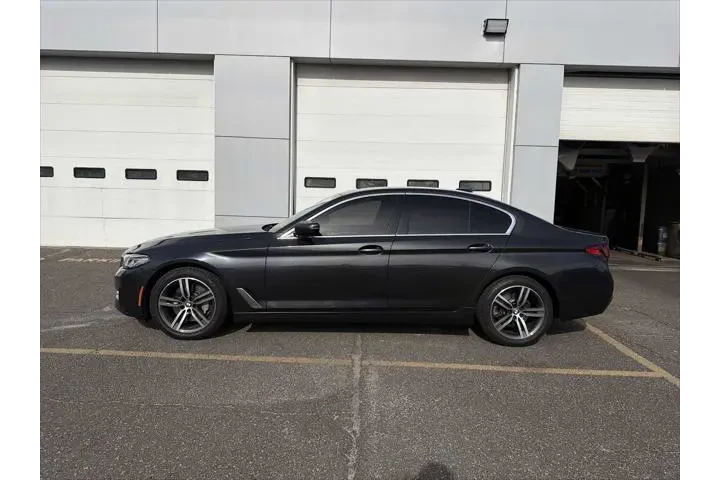 $30998 : BMW 5 Series 2021 AWD 530i x image 4