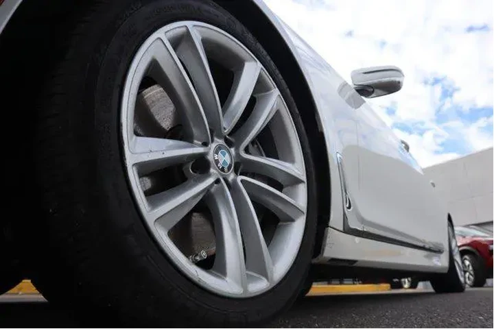 $21876 : BMW 7 Series 2017 750i 4dr S image 9