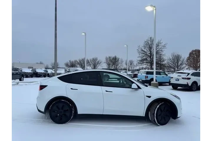 $39540 : Tesla Model Y 2025 AWD Long image 8