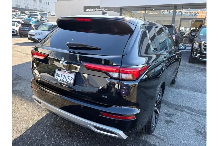 $25388 : Mitsubishi Outlander 2024 SE image 6