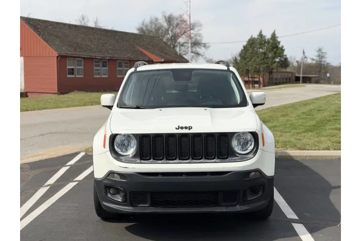 $8999 : 2018 Renegade Latitude image 8