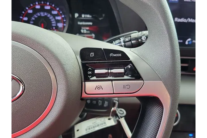 $18039 : Hyundai ELANTRA 2023 SE 4dr image 6