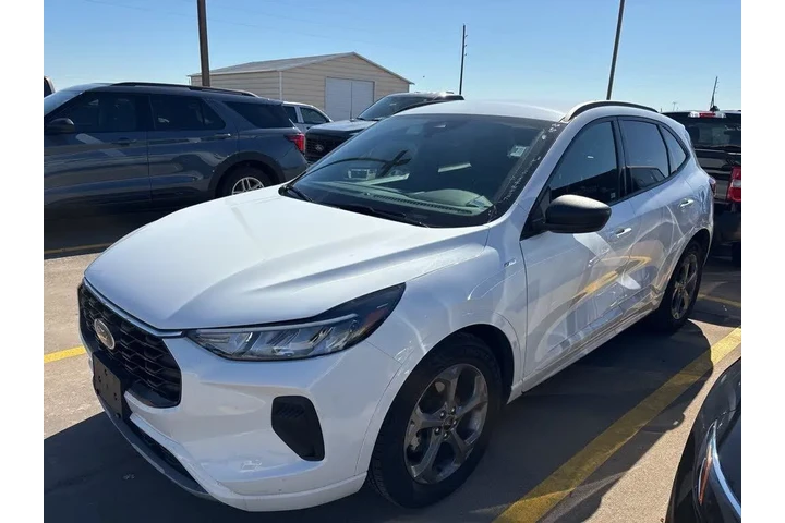 $19900 : Ford Escape 2023 ST-Line 4dr image 1