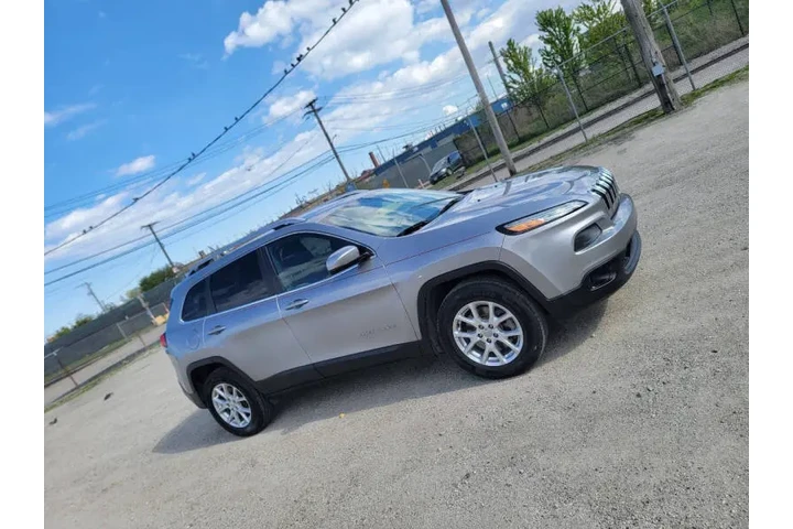 $7999 : 2017 Cherokee Latitude image 6