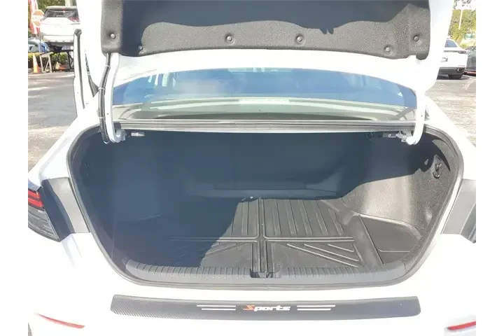 $22990 : Honda Accord 2024 EX 4dr Sed image 8