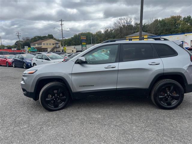 $9990 : 2015 Cherokee image 8