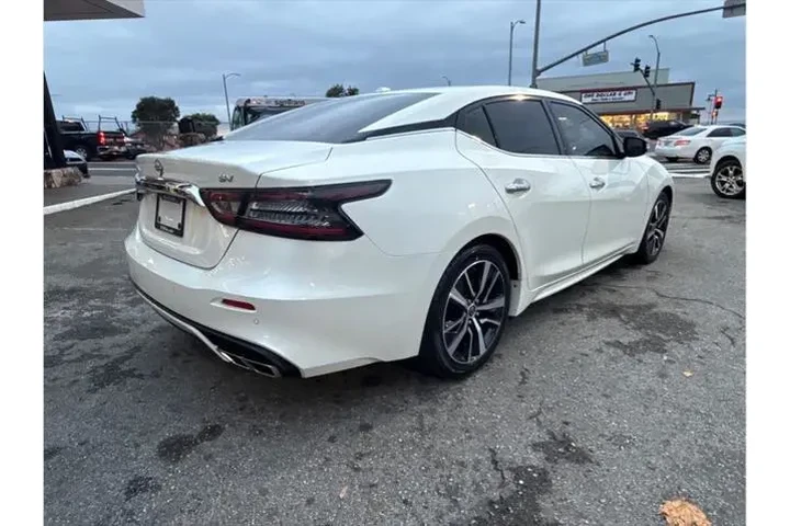 $26498 : Nissan Maxima 2023 3.5 SV 4d image 9