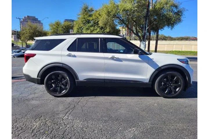 $35000 : Ford Explorer 2023 ST-Line 4 image 2