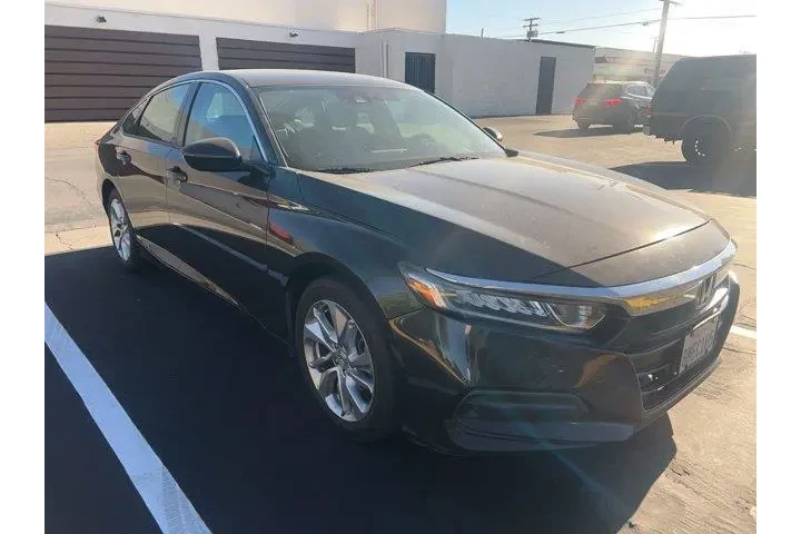 $14833 : Honda Accord 2018 LX 4dr Sed image 4