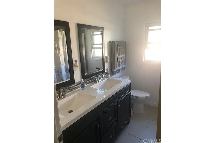 $1575 : Norwalk - Single Family Home image 6