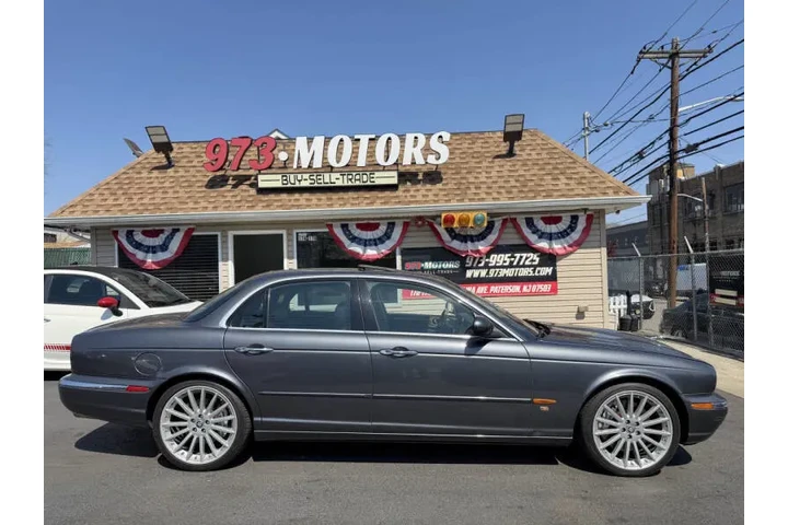 $9899 : 2005 XJR image 3