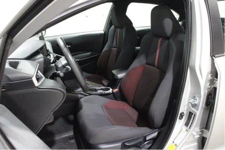 $26449 : Toyota Corolla 2025 SE 4dr S image 5