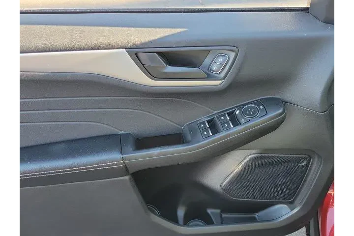 $20776 : Ford Escape 2022 SE 4dr SUV image 10