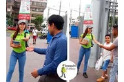 repartidora de volantes en Los Angeles