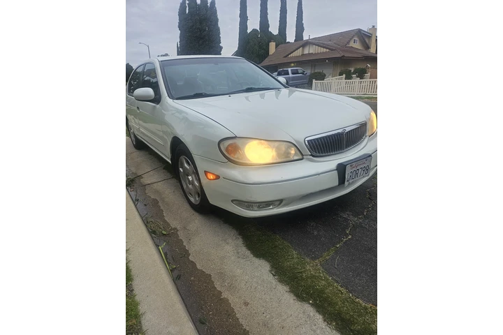 $3900 : 2001 infinity I30 image 2