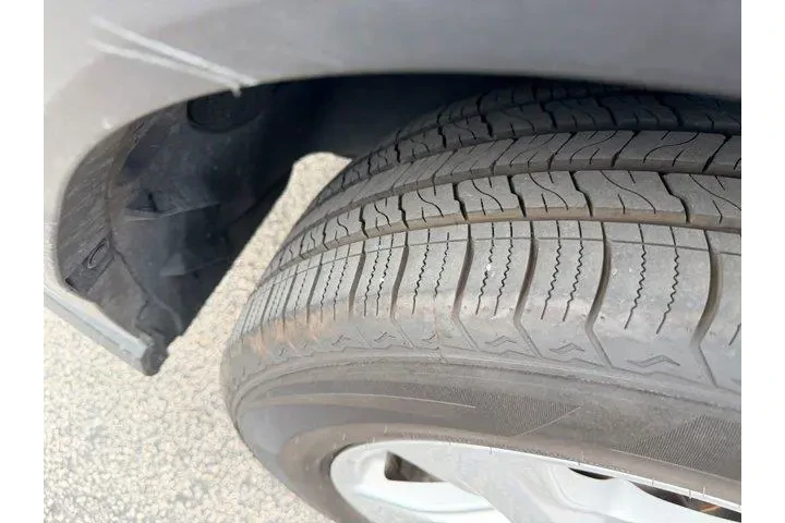 $28227 : Toyota Highlander Hybrid 202 image 3