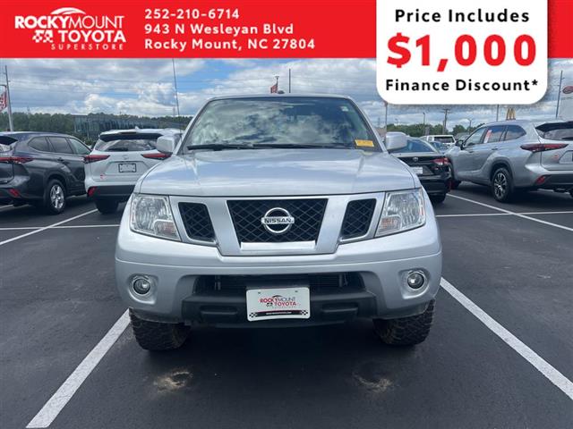 $25848 : PRE-OWNED 2019 NISSAN FRONTIE image 3