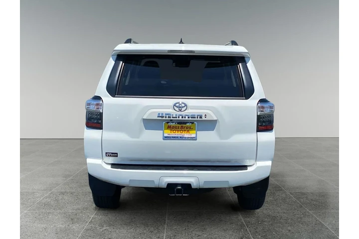 $35743 : Toyota 4Runner 2023 4x2 SR5 image 4