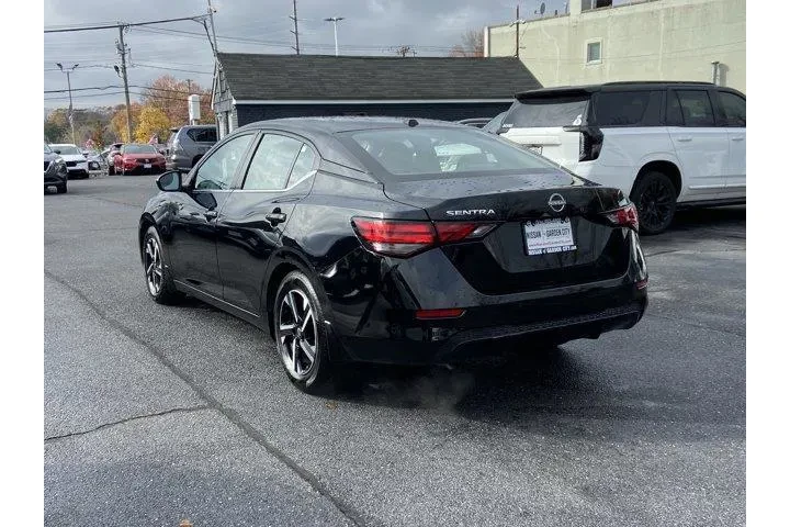 $16724 : Nissan Sentra 2025 SV 4dr Se image 6