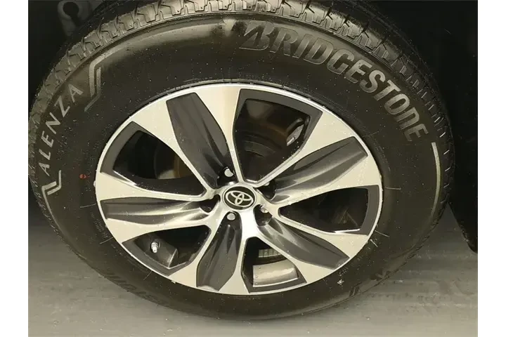 $39921 : Toyota Highlander 2023 AWD L image 9