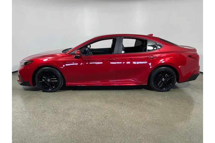 $31995 : Toyota Camry 2025 SE 4dr Sed image 6