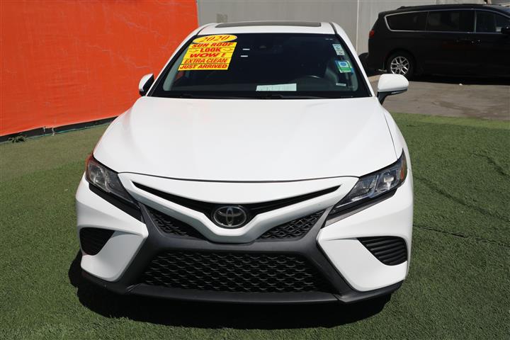 $23999 : 2020 TOYOTA CAMRY SE image 2