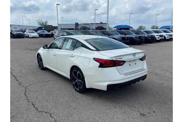$21942 : Nissan Altima 2023 2.5 SR 4d image 4