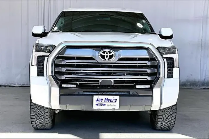 $38281 : Toyota Tundra 2022 4x4 Limit image 2
