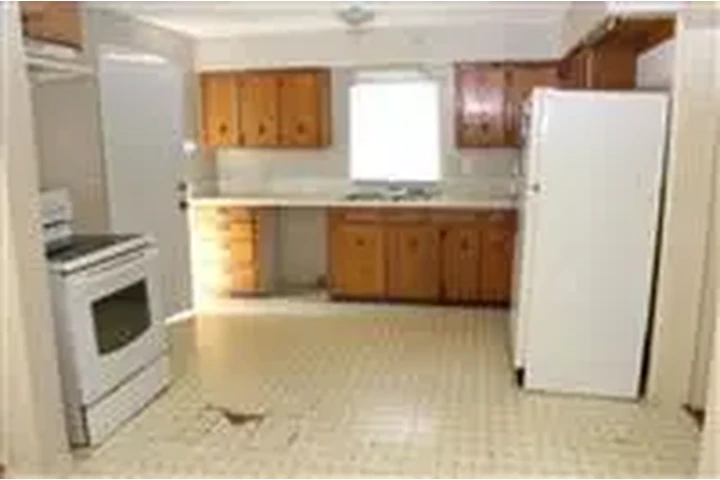 $560 : Rental property with 2 bedro image 4
