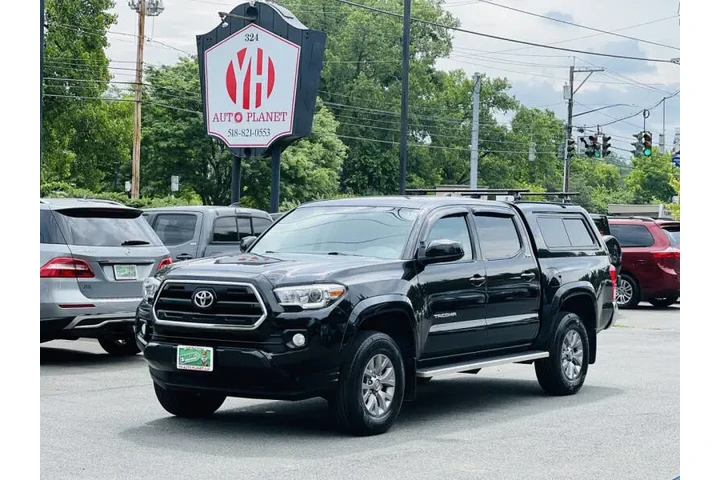 $23500 : 2016 Tacoma SR5 V6 image 2