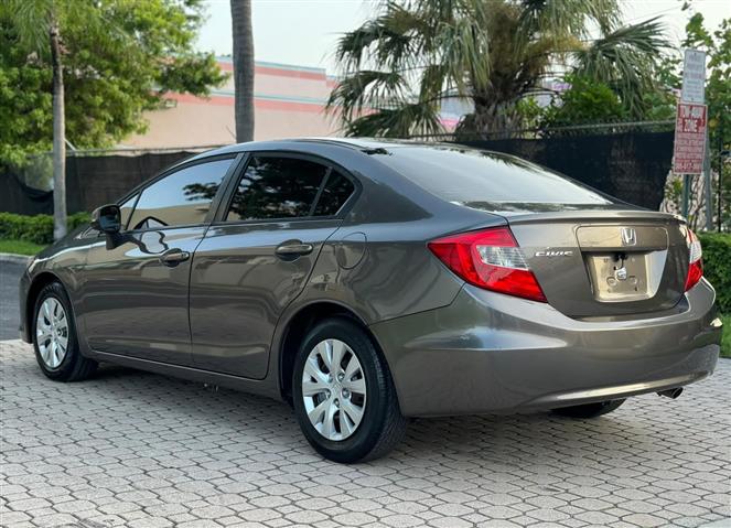 $9500 : HONDA CIVIC 2012 image 7